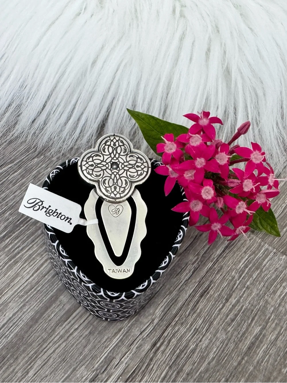 🖤🩶 Brighton Ornate Silver Played Decorative Reversible Bookmark Clip